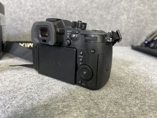 921708-4 System camera, Panasonic Lumix DC-GH5M + lens and tripod - Shipping included!