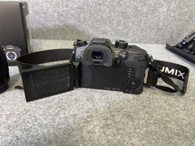 921708-6 System camera, Panasonic Lumix DC-GH5M + lens and tripod - Shipping included!
