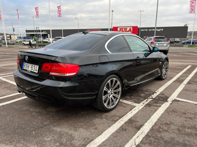 950648-6 BMW 330d xDrive Coupé - 2009