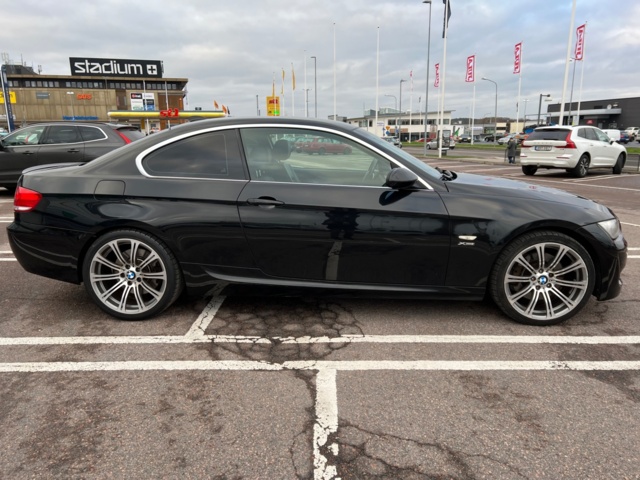 950648-7 BMW 330d xDrive Coupé - 2009