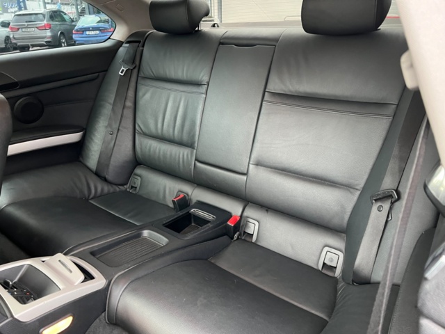 950648-10 BMW 330d xDrive Coupé - 2009