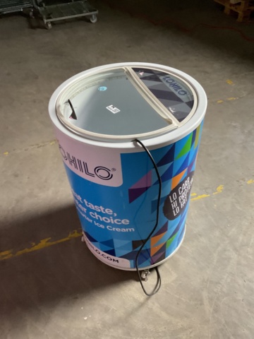 960997-2 Freezer on wheels