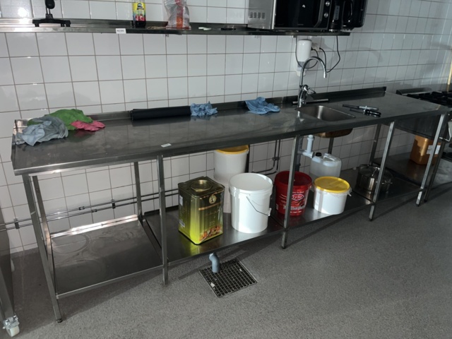 962305-2 Stainless steel workbench with sink