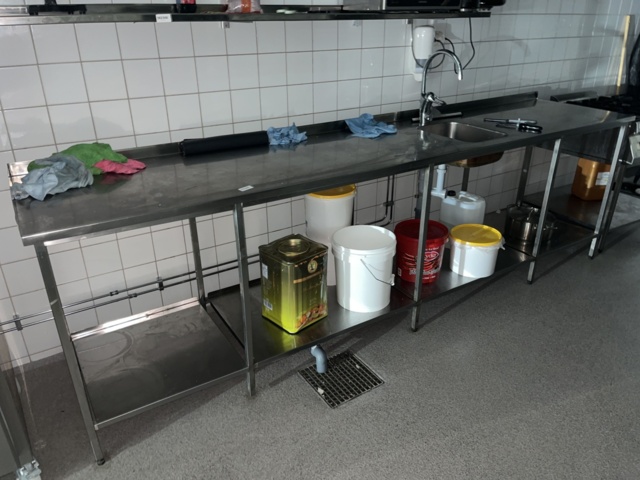 962305-3 Stainless steel workbench with sink