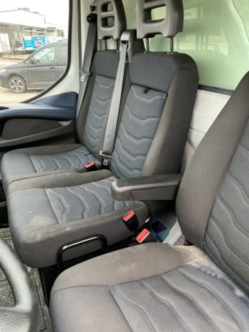 961013-24 Iveco Daily 35-180 Chassis Cab 3.0 JTD - 2019