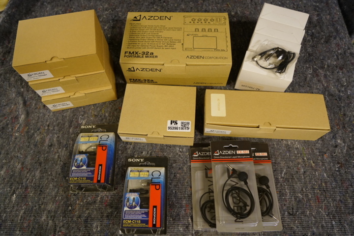 953961-1 Package for sound, among other things. AZDEN FIELD MIXER FMX-32a