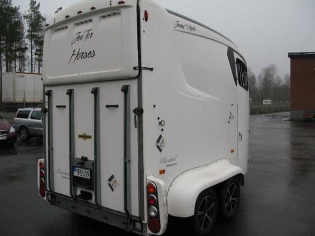805777-4 Horse trailer MAXIMUS 2.0 HUMBAUR
