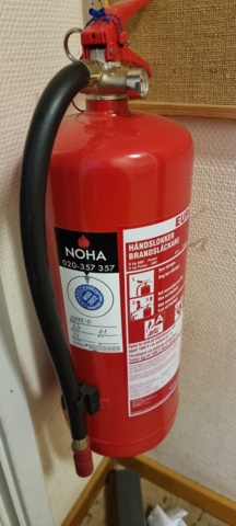 946510-2 5 fire extinguishers