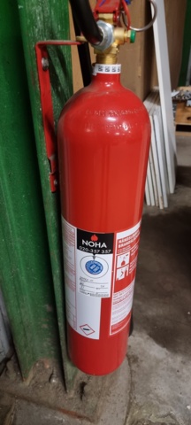 946510-5 5 fire extinguishers
