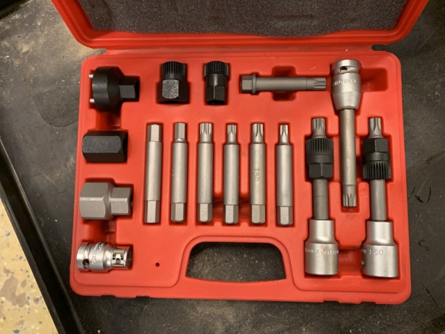 940799-16 Workshop trolley with 17 tool kits from Biltema