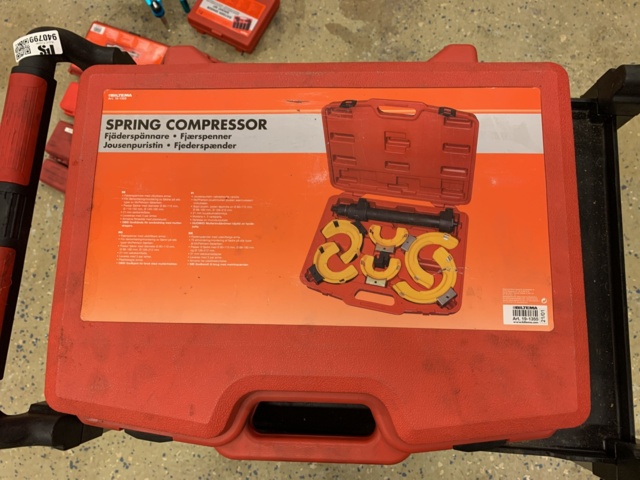 940799-24 Workshop trolley with 17 tool kits from Biltema