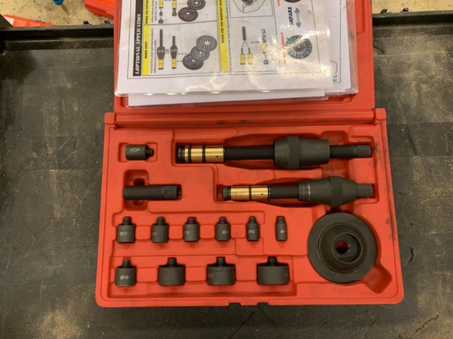 940799-33 Workshop trolley with 17 tool kits from Biltema