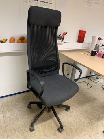 940802-2 Desk electrically raise/lower and office chair