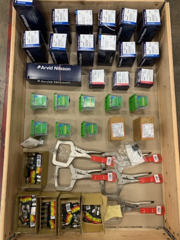 968709-1 Sortiment med bult, spik och verktyg