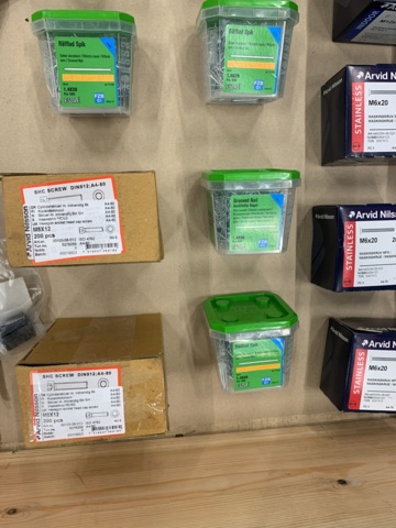 968709-7 Sortiment med bult, spik och verktyg