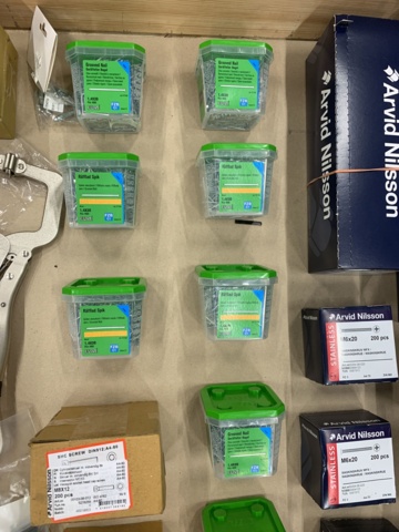 968709-8 Sortiment med bult, spik och verktyg