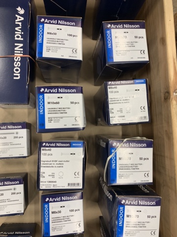 968709-11 Sortiment med bult, spik och verktyg