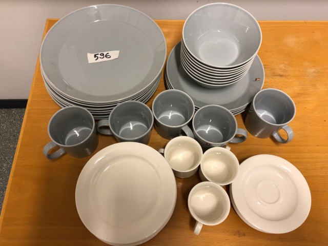 958717-13 Iittala ja Arabia astioita - Ei pohjahintaa