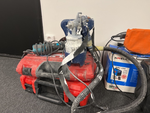 921398-3 Collection of power tools - Grinders, nail guns, welding etc