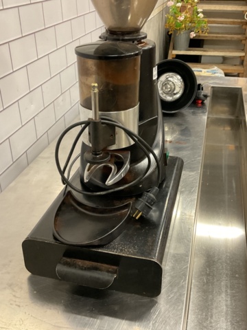 961030-2 Coffee grinder Astro with game box