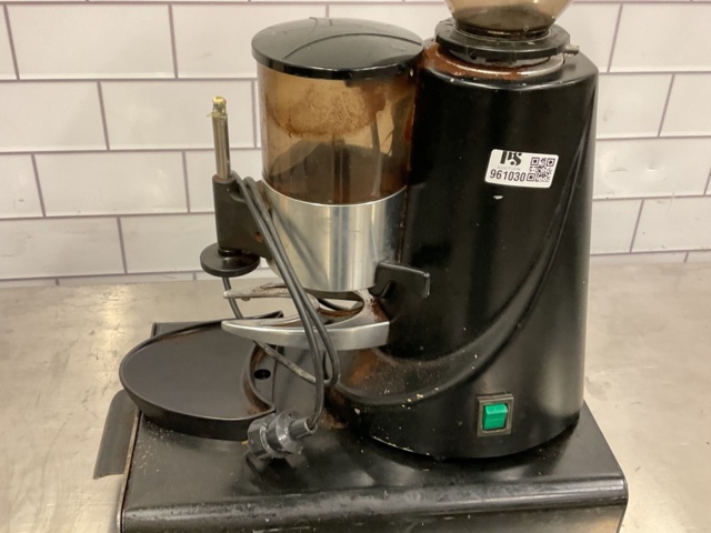 961030-6 Coffee grinder Astro with game box