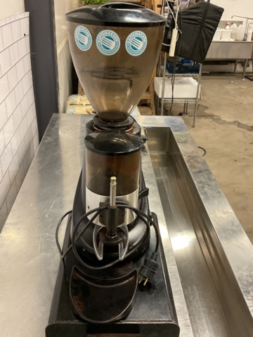 961030-7 Coffee grinder Astro with game box