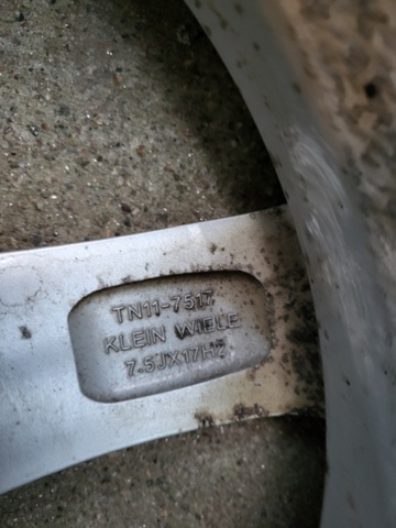 939382-6 4 Blizzak winter/summer tires on Tomason aluminum rims