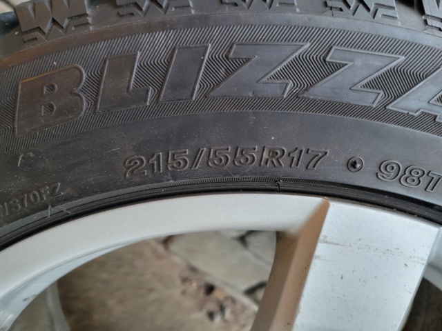 939382-11 4 Blizzak winter/summer tires on Tomason aluminum rims