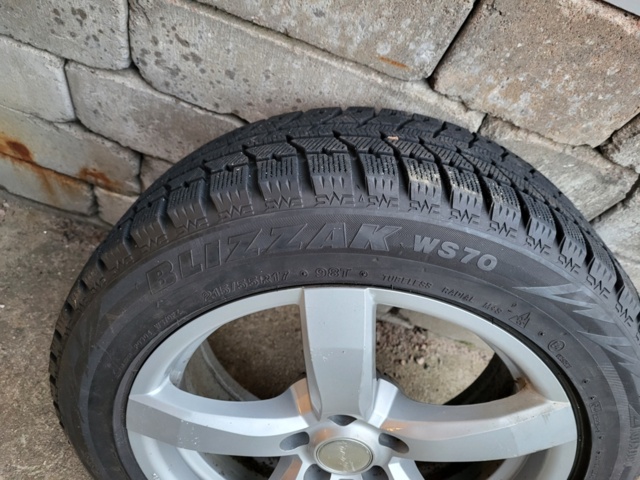 939382-12 4 Blizzak winter/summer tires on Tomason aluminum rims