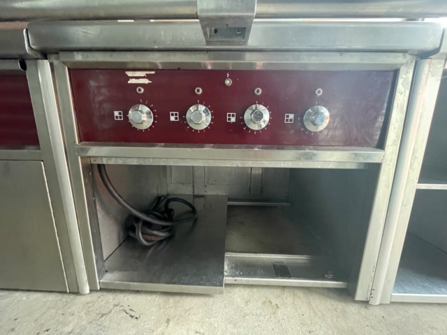 969130-4 Kitchen system Charvet, Stove, deep fryer, grill