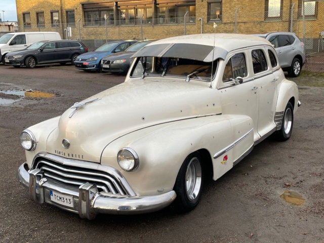 764707-1 Oldsmobile Dynamic 66 4-door Sedan 3.9 - 1948