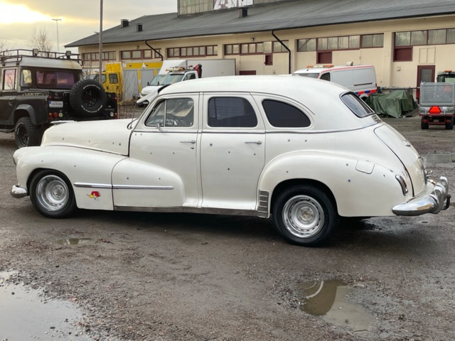 764707-3 Oldsmobile Dynamic 66 4-door Sedan 3.9 - 1948