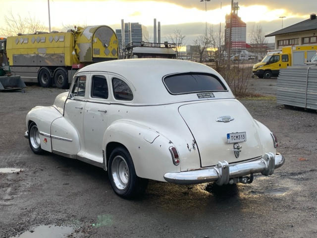 764707-4 Oldsmobile Dynamic 66 4-door Sedan 3.9 - 1948