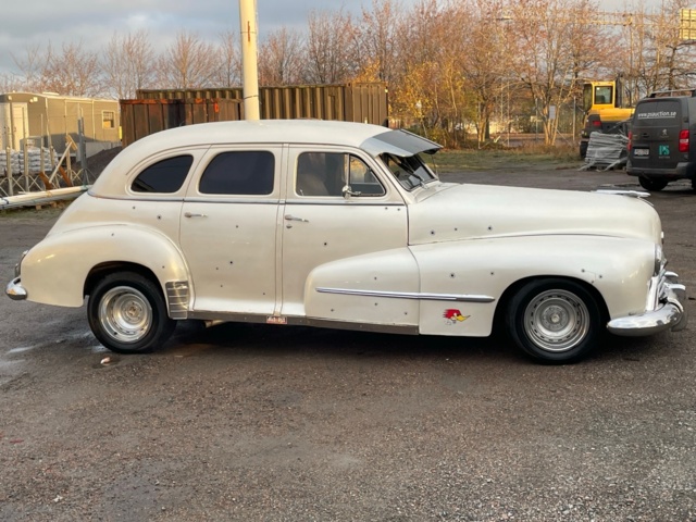 764707-7 Oldsmobile Dynamic 66 4-door Sedan 3.9 - 1948