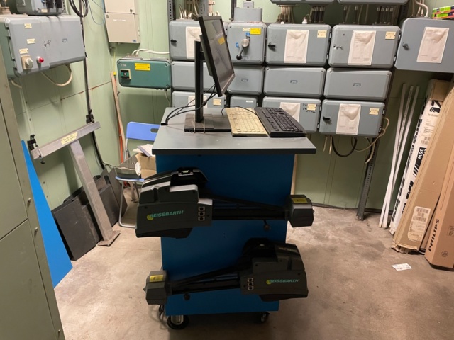 969558-3 Wheel adjuster Beissbarth ML 1800-8- complete with slide plates and lock