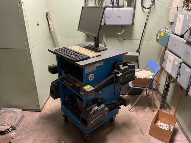 969558-2 Wheel adjuster Beissbarth ML 1800-8- complete with slide plates and lock