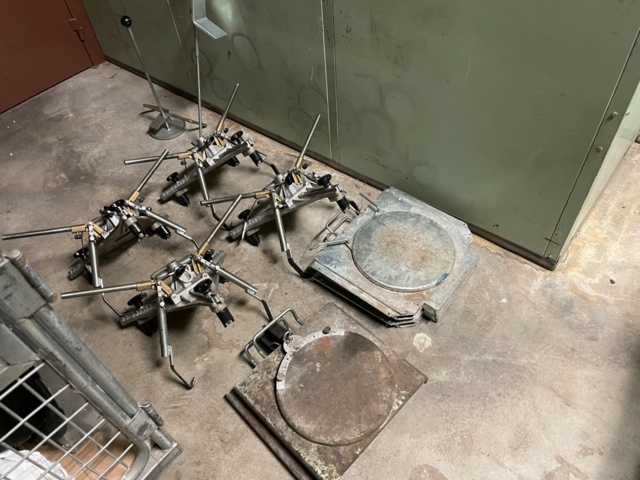 969558-19 Wheel adjuster Beissbarth ML 1800-8- complete with slide plates and lock