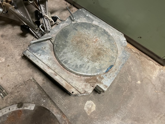 969558-21 Wheel adjuster Beissbarth ML 1800-8- complete with slide plates and lock