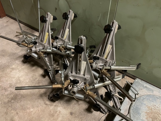 969558-22 Wheel adjuster Beissbarth ML 1800-8- complete with slide plates and lock