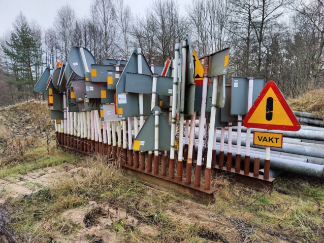 945445-1 Road signs and accessories