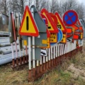 945445-3 Road signs and accessories