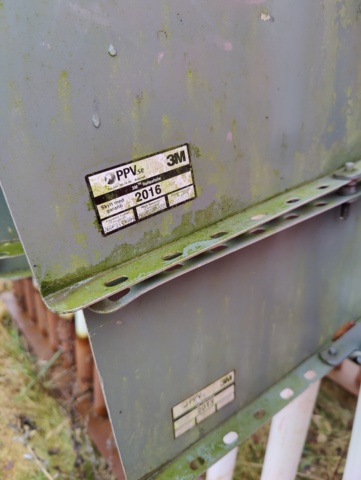 945445-10 Road signs and accessories