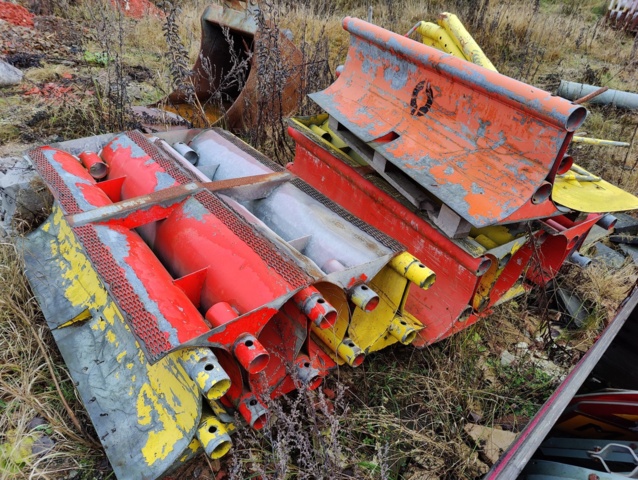 945445-23 Road signs and accessories