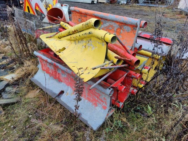 945445-25 Road signs and accessories