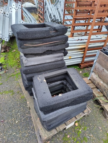 945445-26 Road signs and accessories