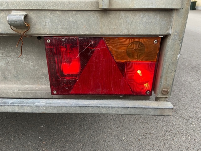 912654-16 Thule trailer with cover, LV1000 -2007