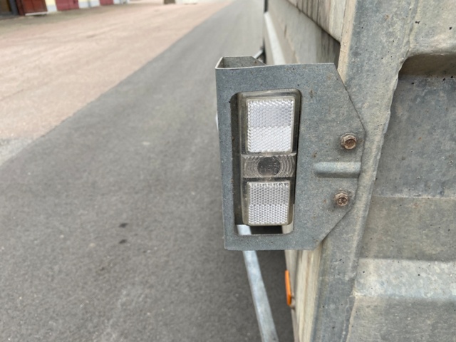 912654-19 Thule trailer with cover, LV1000 -2007