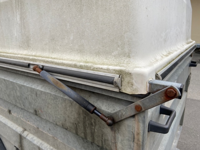 912654-29 Thule trailer with cover, LV1000 -2007