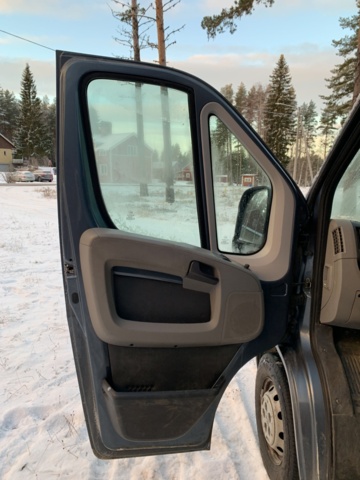 940811-18 Peugeot Boxer Van 333 3.0 HDi -2010