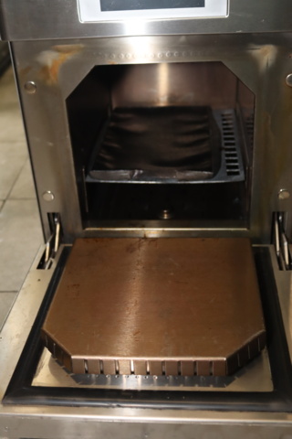 970317-3 Pizza oven Merrychef Eikon E2